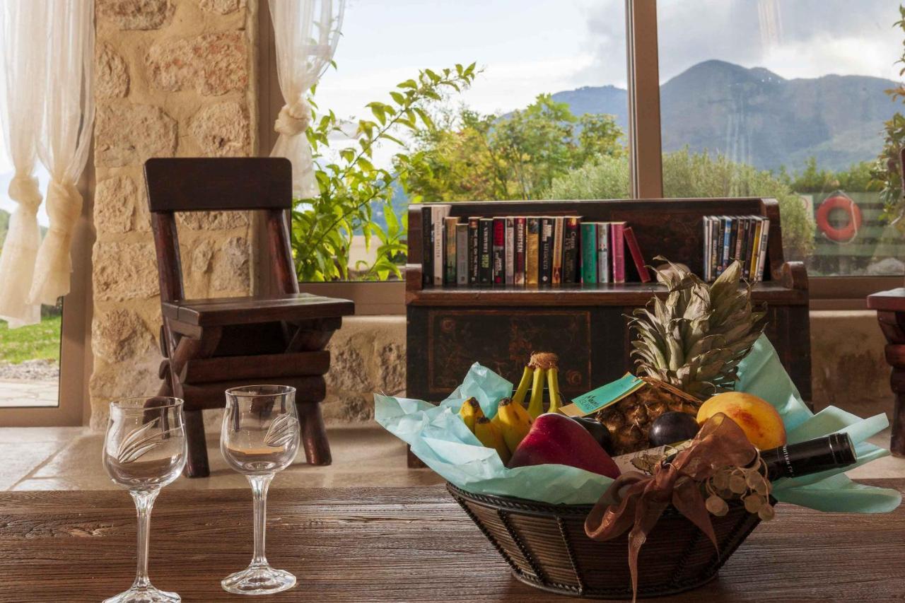 Mounty Island Villas-Nefeli Lazaráta Exteriér fotografie